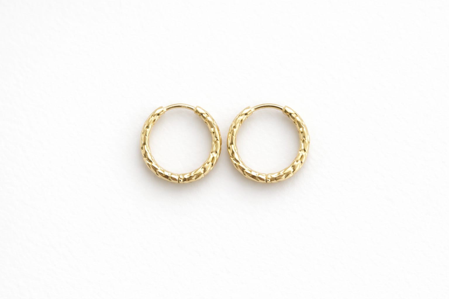 Créoles martelées or